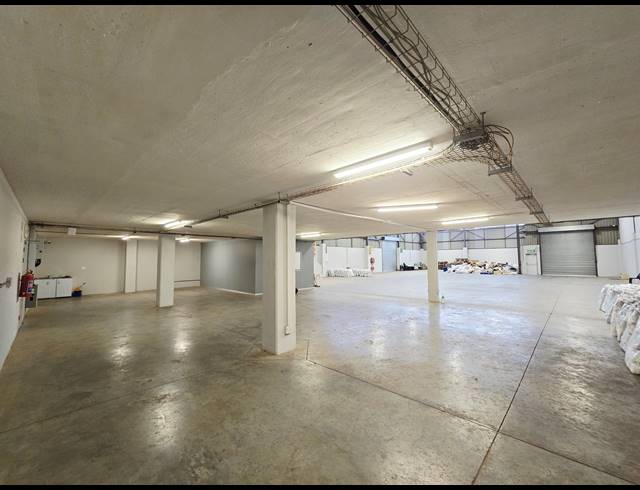 1,287M² WAREHOUSE TO LET IN LANSERIA